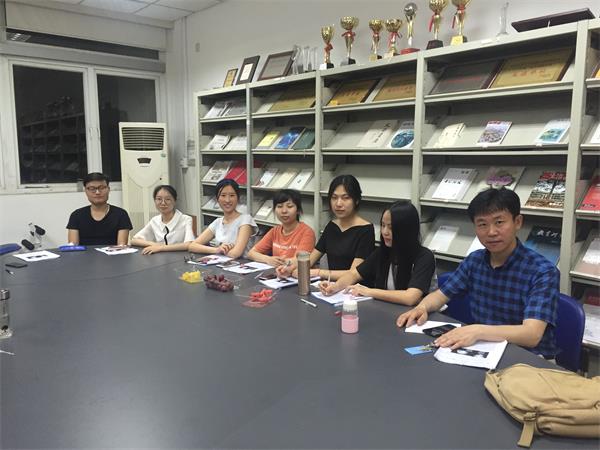 公司研究生科技文化月之“博思”沙龙首次召开