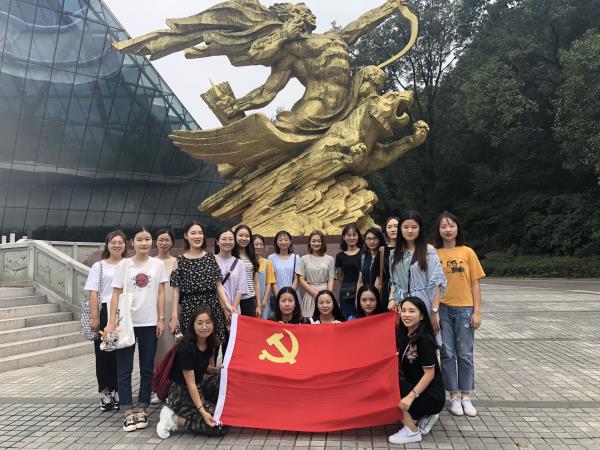 公司开展 “改革与辉煌——中国航空创新发展历程”主题参观教育活动
