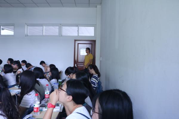 必赢学子歌声祝福老师
