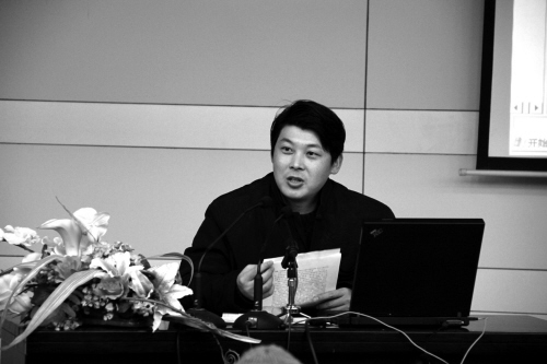 著名专栏作家申赋渔来公司与同学交流